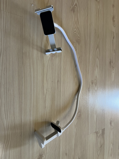 Držák na telefon - třeba do postele