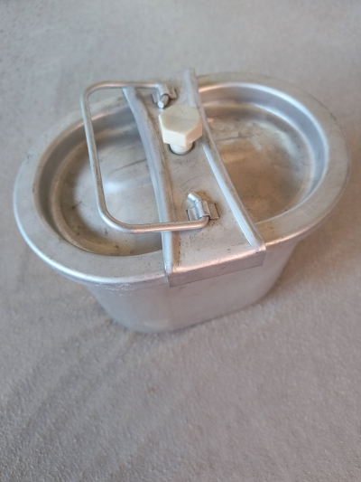 Hliníková dóza na jednu porci jídla