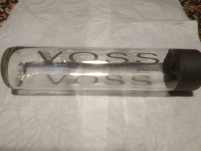 Skleněná láhev na vodu