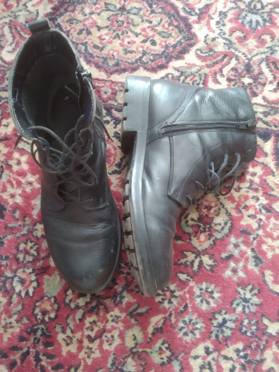 Kotníkové šněrovací vel. 39