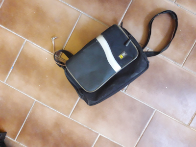 Brašnička přes rameno