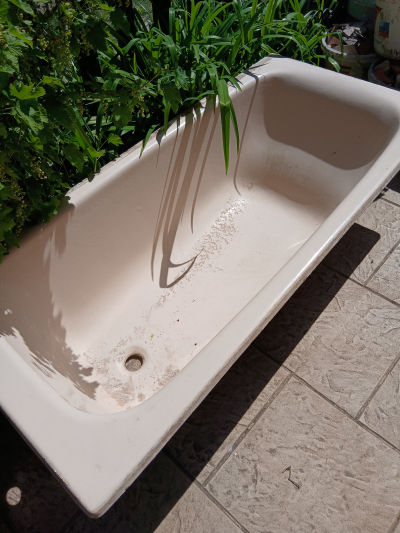 litinová vana těžká