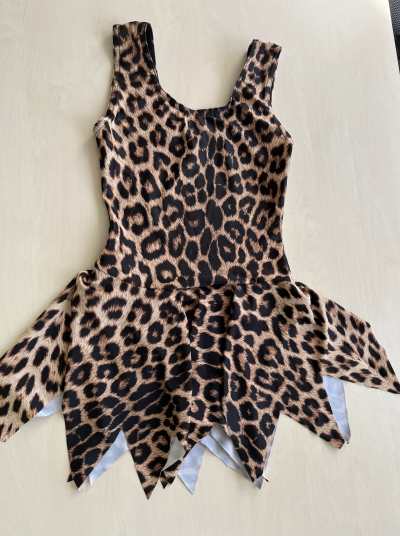 dívčí dres vel. cca 130/140 cm