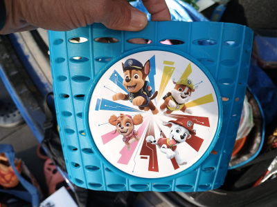 Košíček na kolo nebo kolobezku