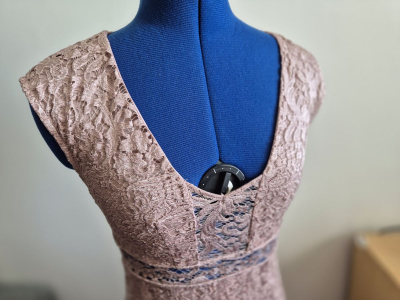 Krajkové šaty  River Island vel.10