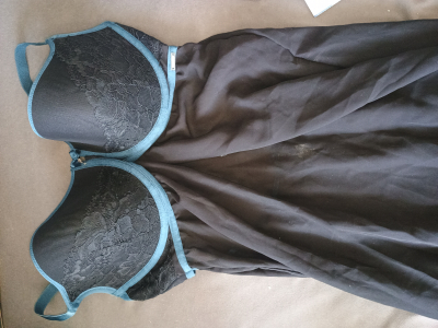 Černá podprdotilko asi nové 80 DD nebo 36 DD