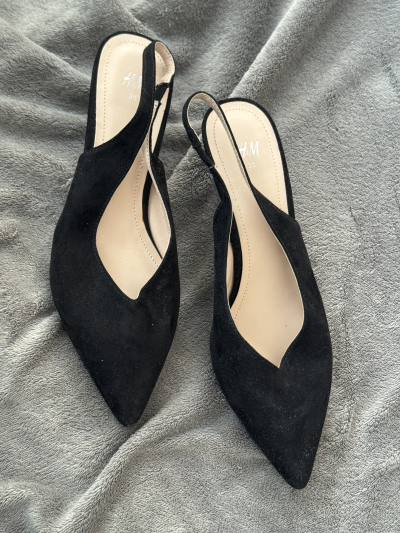 Černé střevíčky na malém podpatku 38