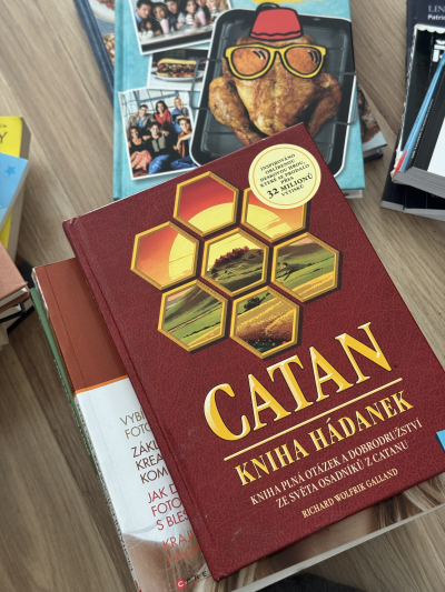 Kniha hádanek catan