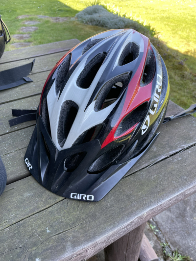 Cyklisticka helma damska velikost S.