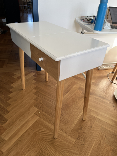 Stolek na sperky IKEA, dobry stav
