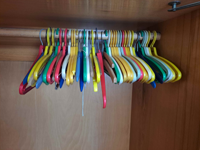 Plastová ramínka cca 50 ks
