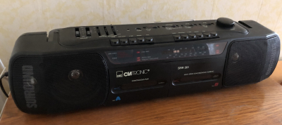 Daruji za odvoz  "retro přehrávač - dvojče" Clatronic