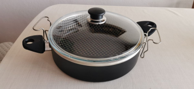 Hrnec se skleněnou poklicí, průměr 28 cm,
