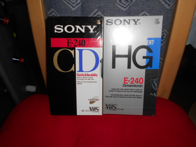 2x videokazeta Sony E-240