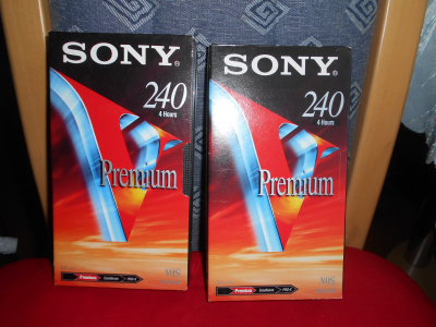 2x videokazeta Sony Premium E-240