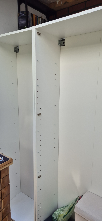 Bile Ikea korpusy bez dvirek