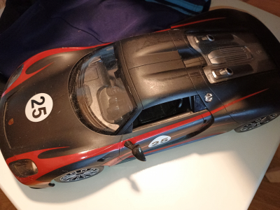Auto cca 25 cm