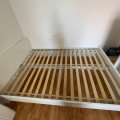 Postel 140 cm včetně roštu