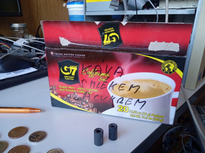 9*sáček káva s 🤣 mlékem a cukrem do 3/27