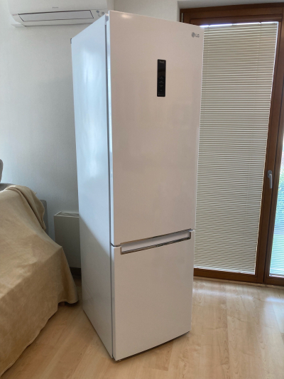 Lednice LG GBB72SWDGN Funkční s chybou
