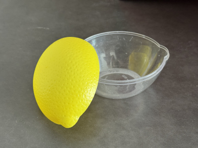 miska z keramiky a miska na citron
