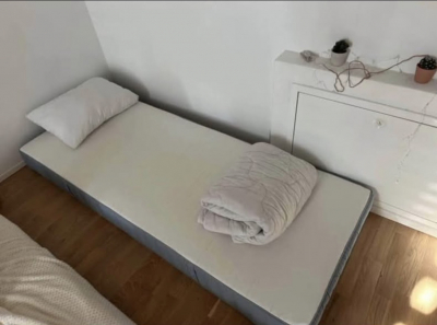 Pružinová matrace IKEA