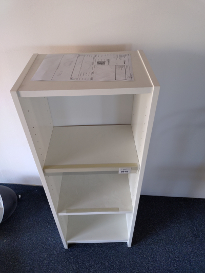 Ikea skrinka ve skvelem stavu a tonetka