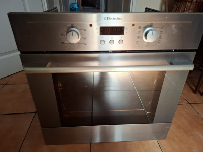Trouba horkovzdušná Electrolux EOB 53102 X