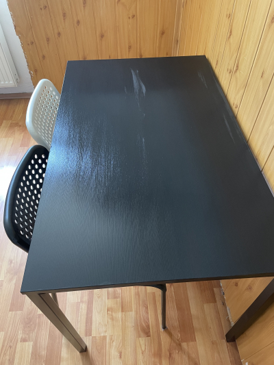 Kuchyňský stůl + 2 židle