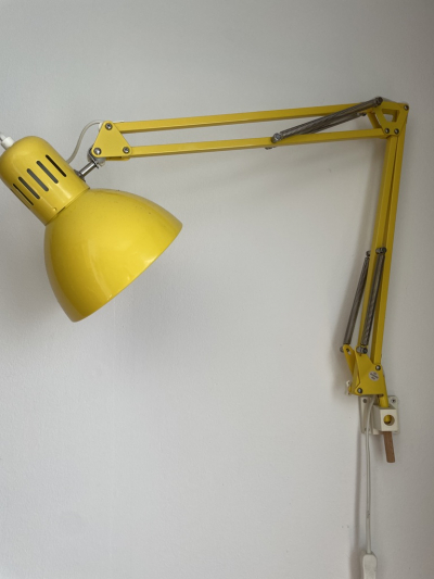 nástěnná lampa