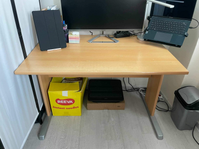 Pracovní stůl