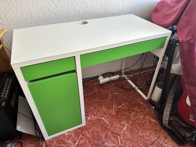 Ikea psací stůl