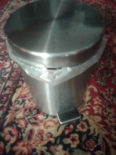 Malý odpadkový koš (objem cca 3,6 l)