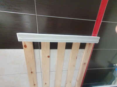 Rošt na vanu na dětskou vaničku