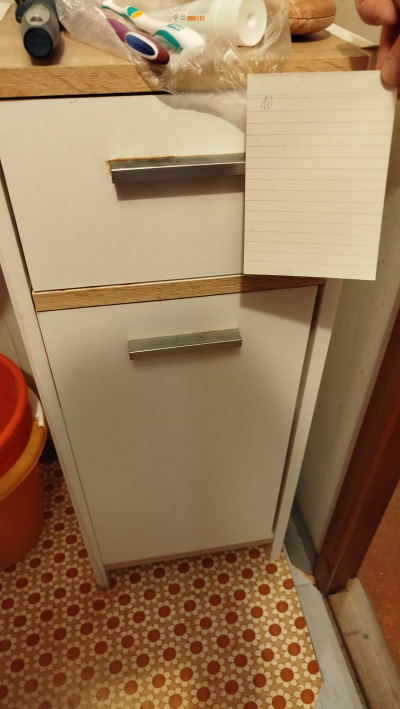 Skříňka do koupelny