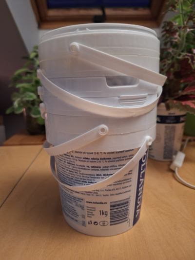 Kyblíky od jogurtu 1kg