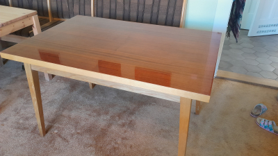 Jidelni stul 120x60