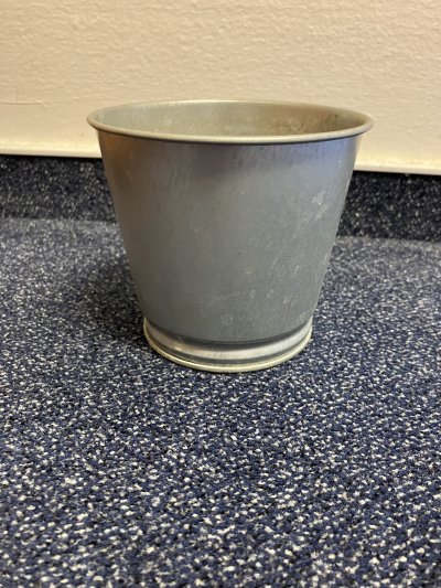 Plechový květináč průměr 15 cm