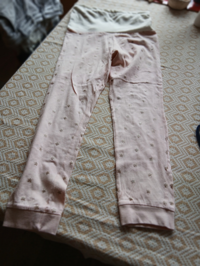 prodloužené, našité pyjamové kalhoty asi7-8