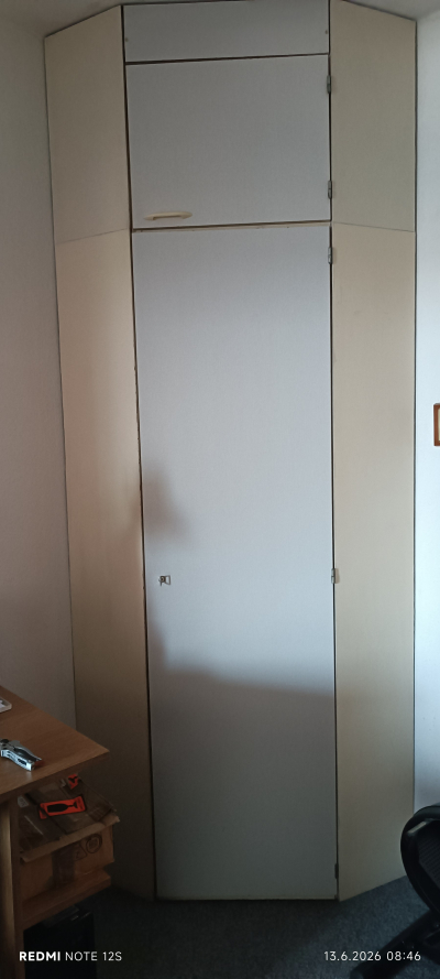 Rohová skříň k rozebrání