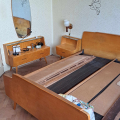 Ložnice ze 60 let, manželská postel, 2 noční stolky, 2 skří