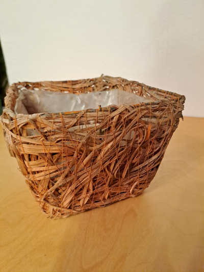 Slaměný květináč