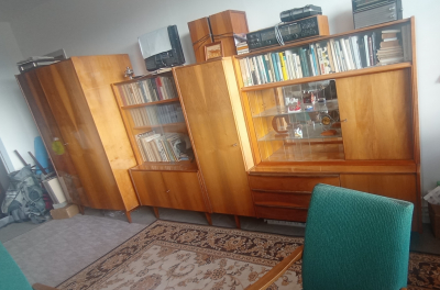 Daruji skříňkovou sestavu z 80.let.