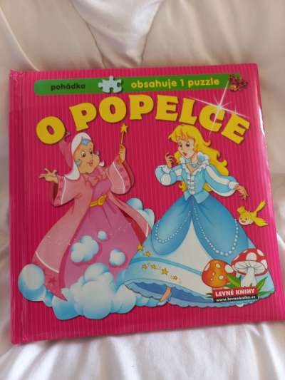 Dětská knížka O popelce s puzzlem