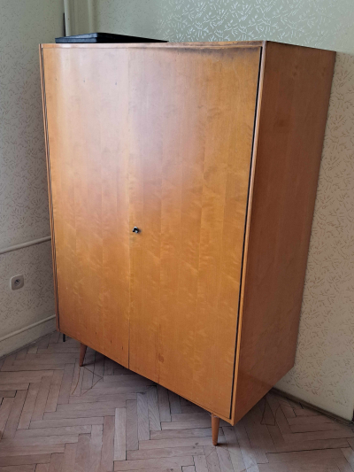 Skříně masiv z 60 let  SPĚCHÁ