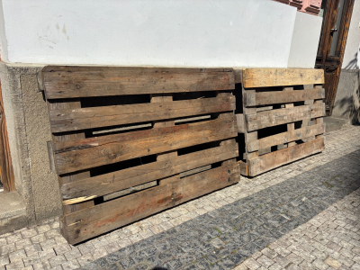 Daruji 4 dřevěné palety