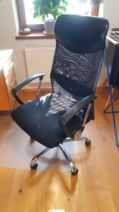 kolečková židle (k počítači)