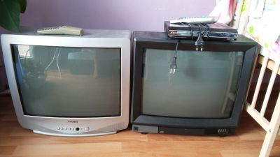 Dve stare TV