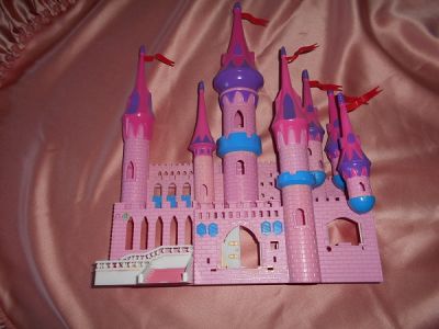 Plastový hrad pro děti