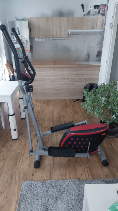 Eliptický trenažér